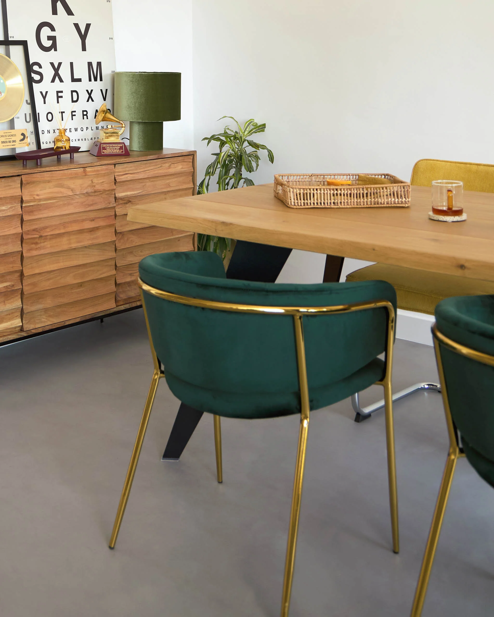 Koda oak veneer table with natural finish and steel legs with black finish 160 x 90 cm