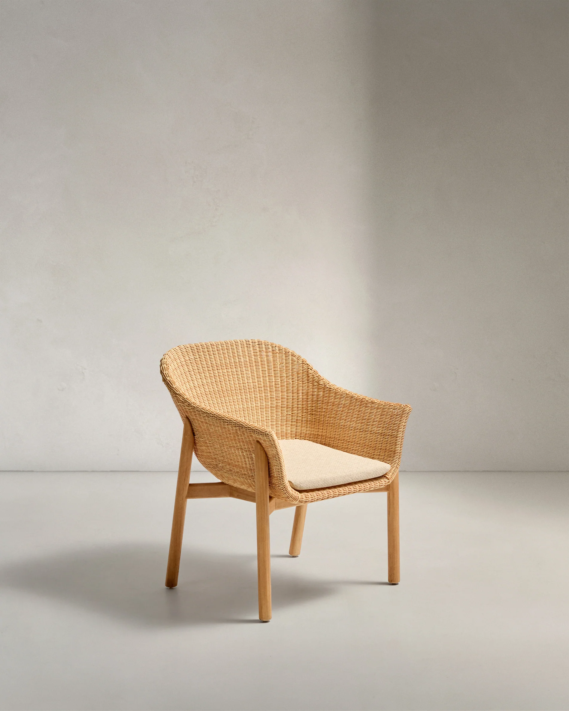 Galea chair in FSC 100% solid teak wood and synthetic rattan