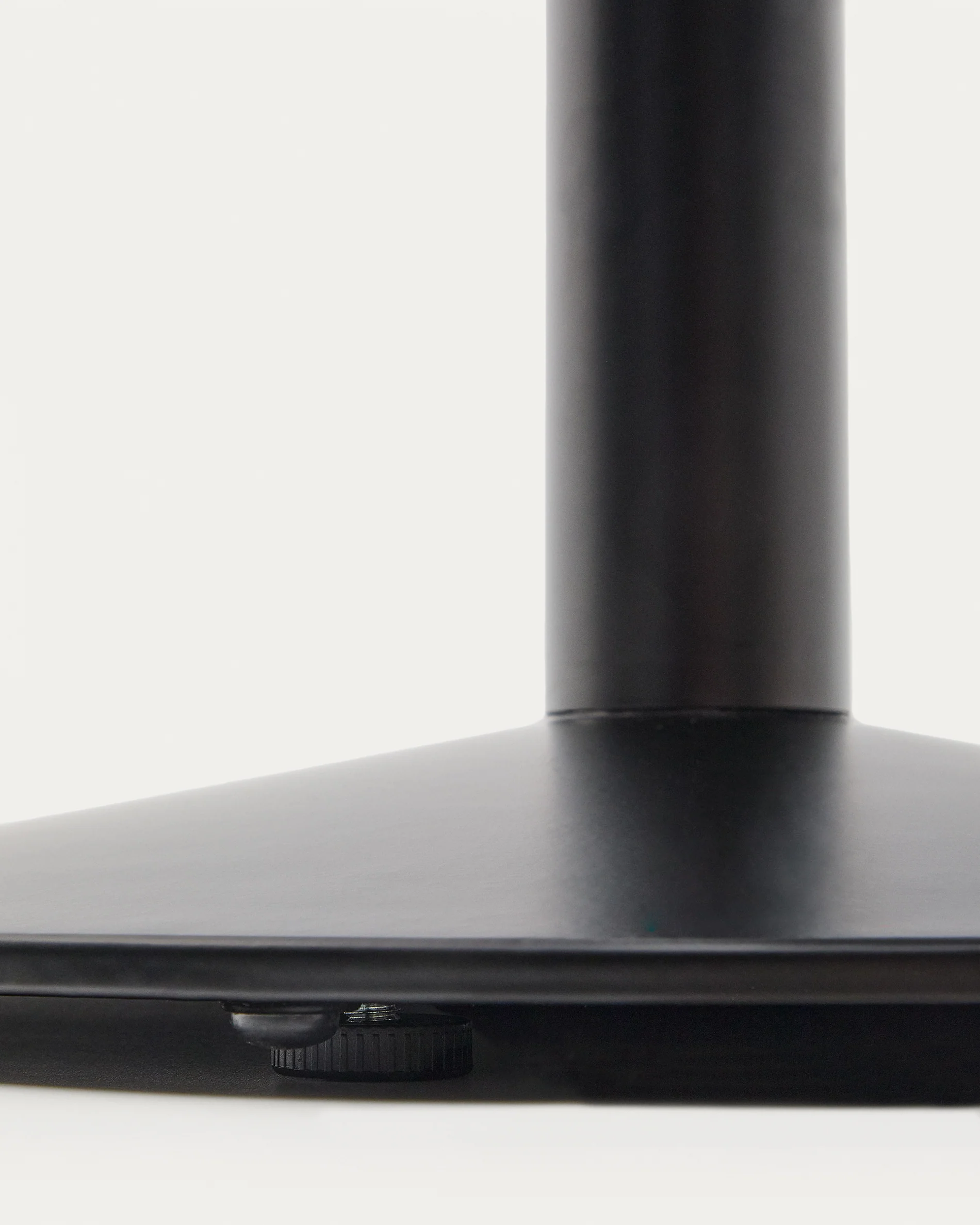 Esilda  table in natural finish melamine with metal leg in a painted black finish, 90x90x70 cm