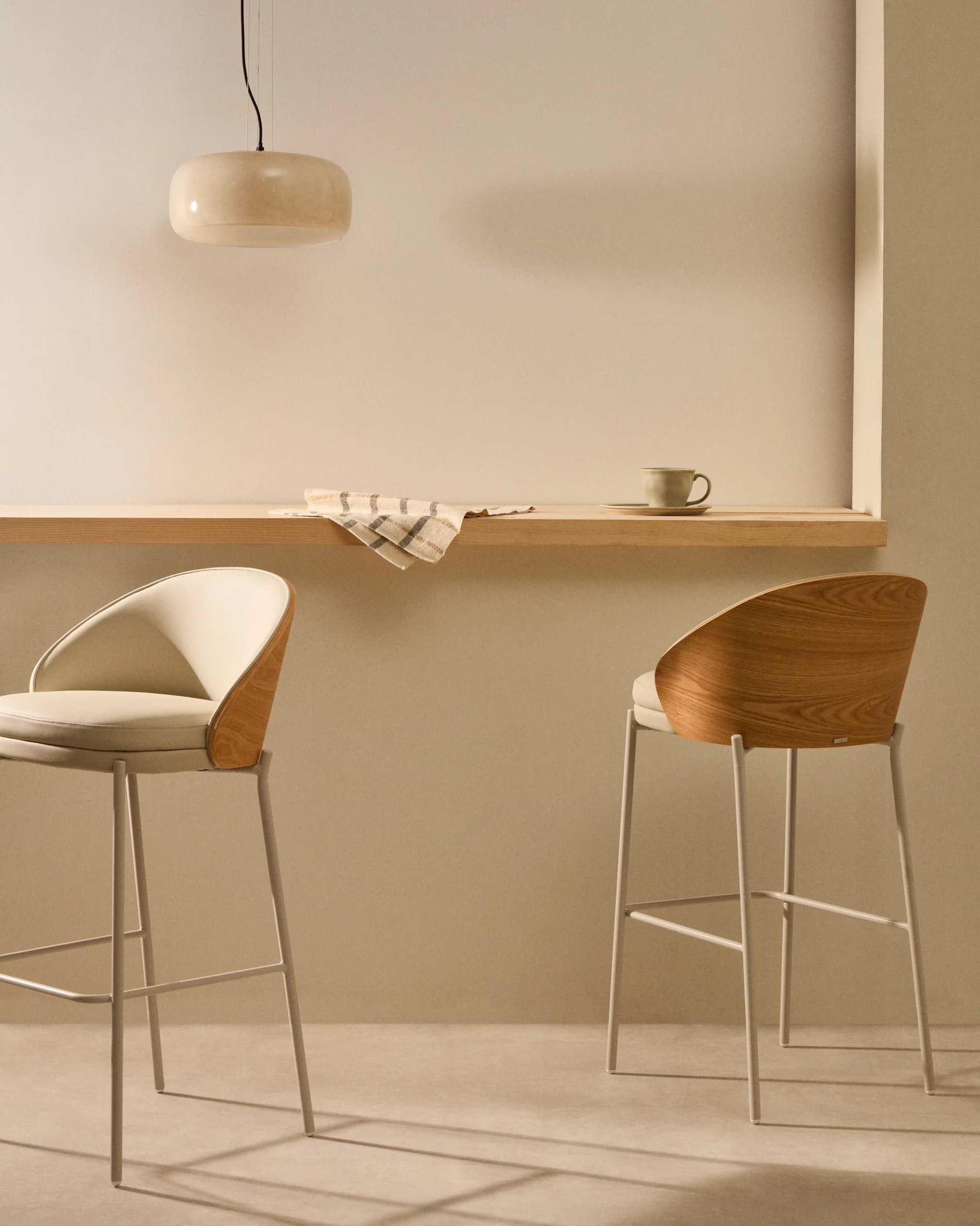 Eamy stool in beige faux leather, natural finish ash veneer and beige metal 65cm