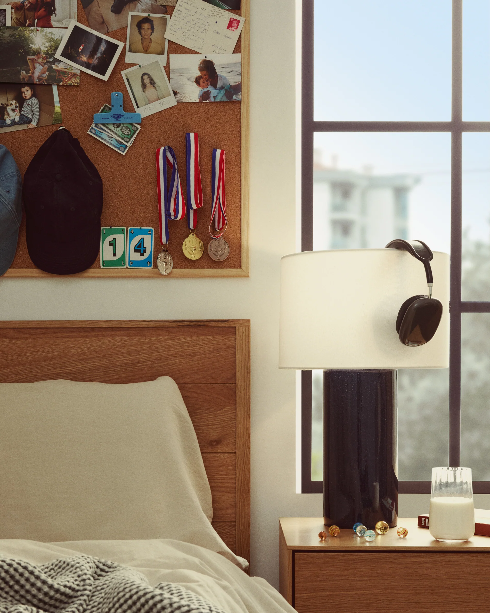 Alguema bed in oak veneer with natural finish for 90 x 190cm mattress