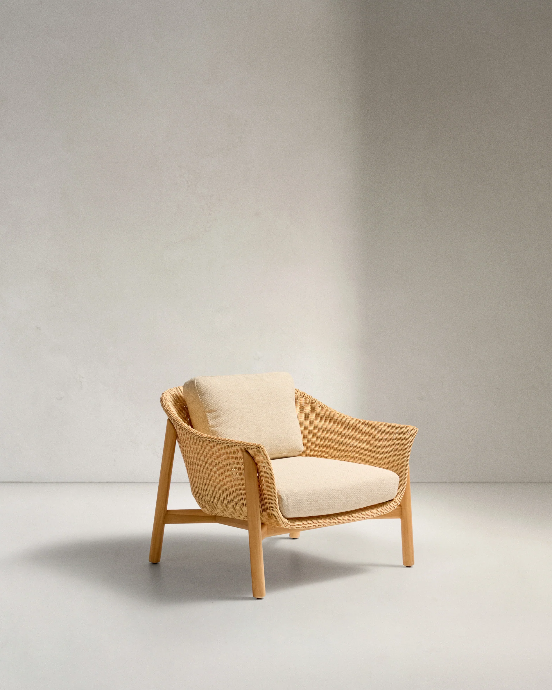 Galea armchair in FSC 100% solid teak wood and synthetic rattan