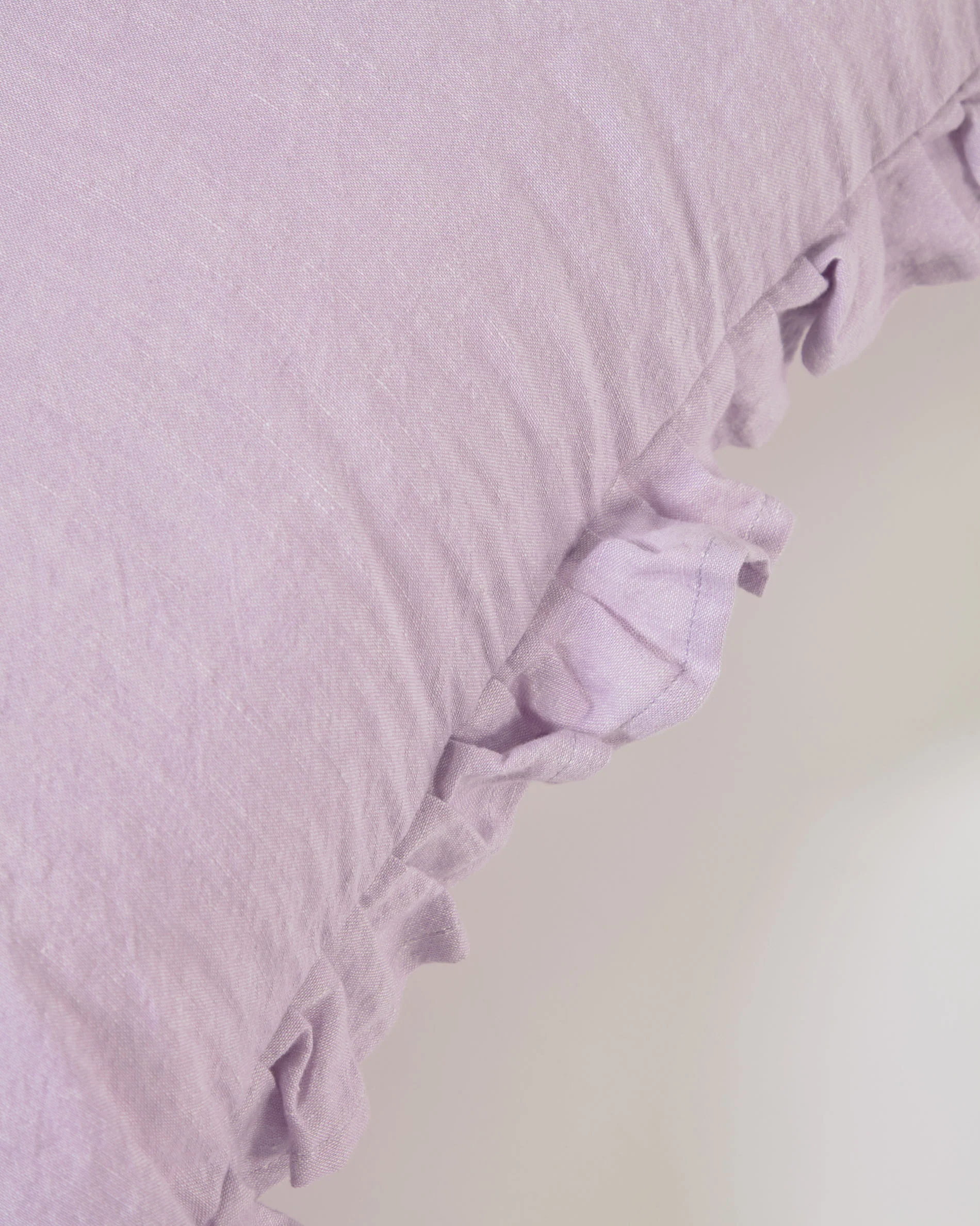 Nacha cotton and linen cushion cover in mauve, 45 x 45 cm