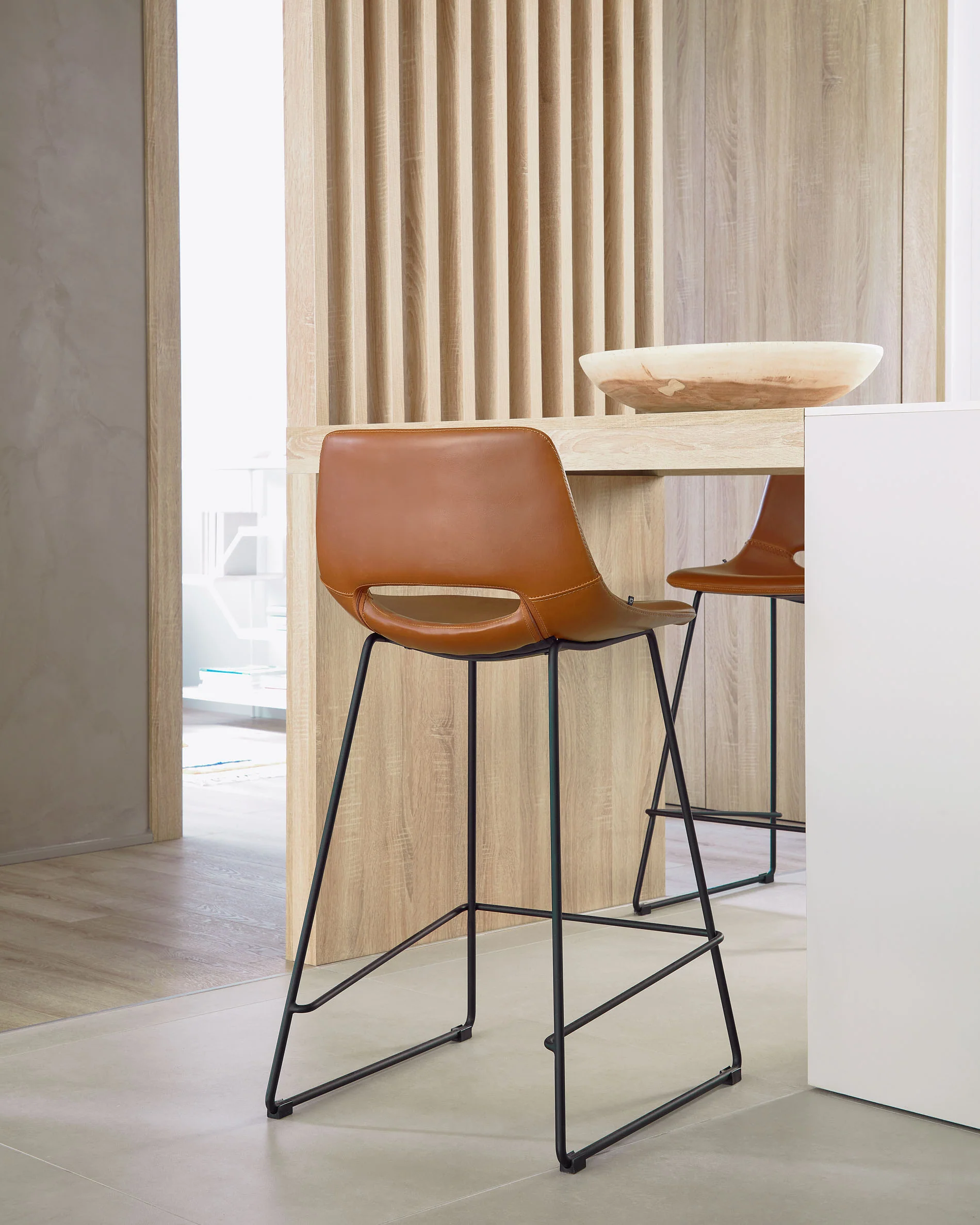 Brown synthetic leather Zahara barstool height 76 cm FSC 100%