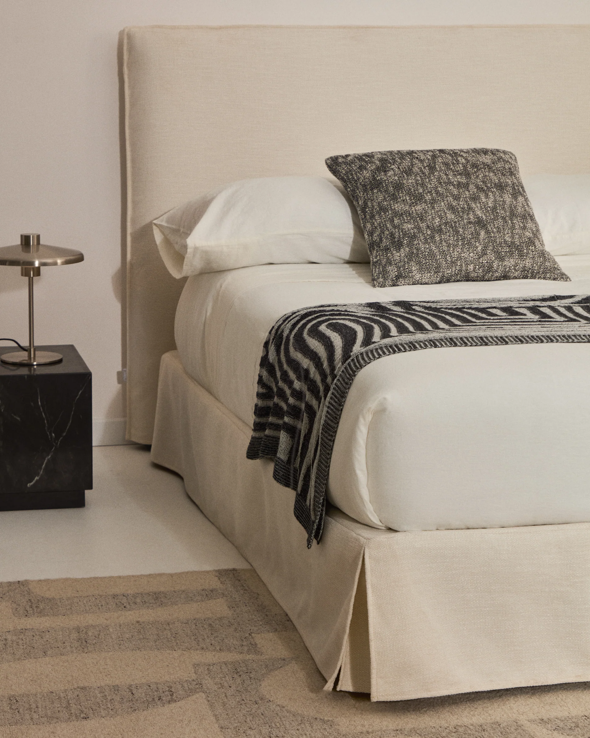 Jaira white chenille bed with removable cover for mattress 150x190cm FSC Mix Credit