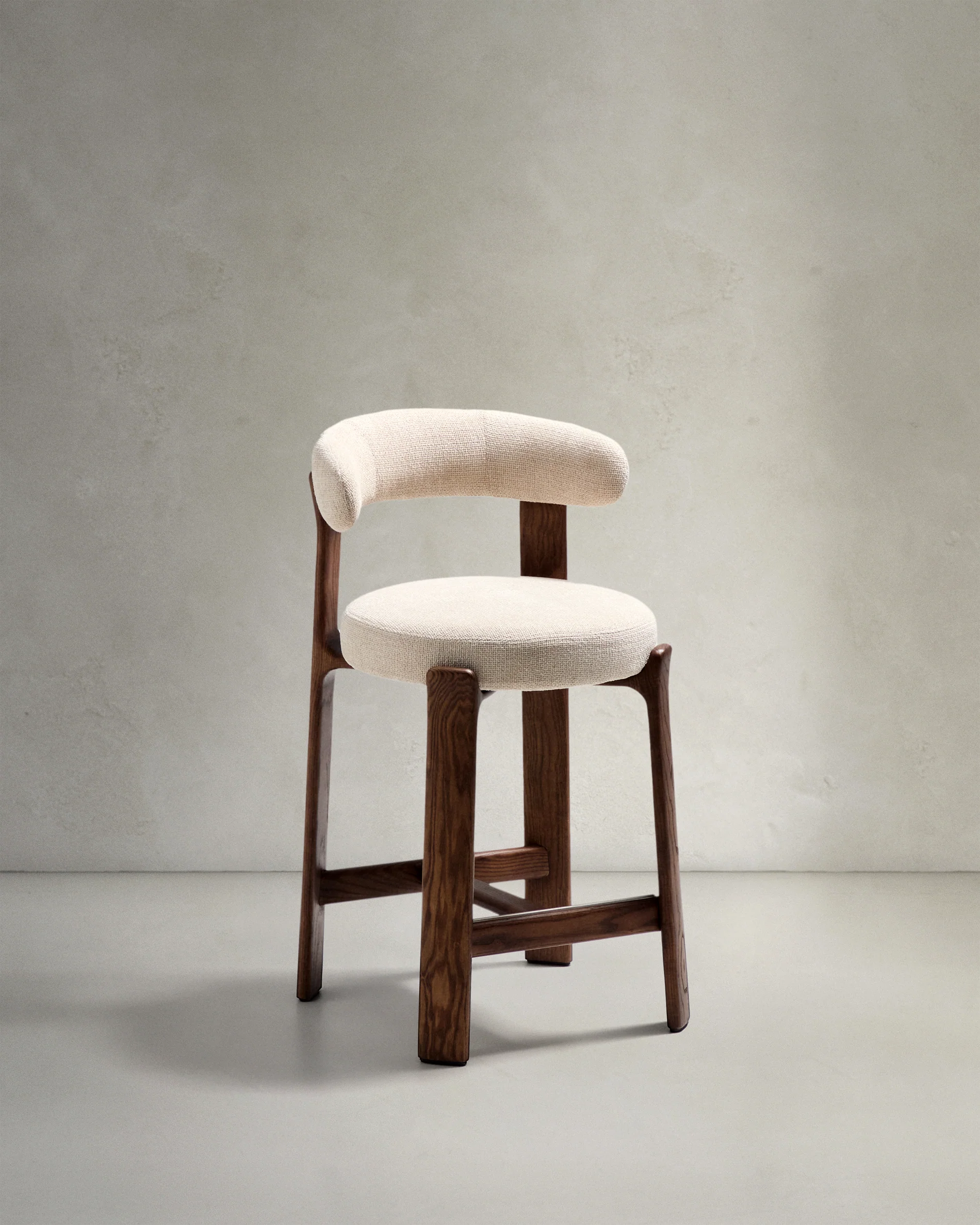 Granite stool in beige chenille and solid ash wood with walnut-coloured finish FSC 100% 65cm