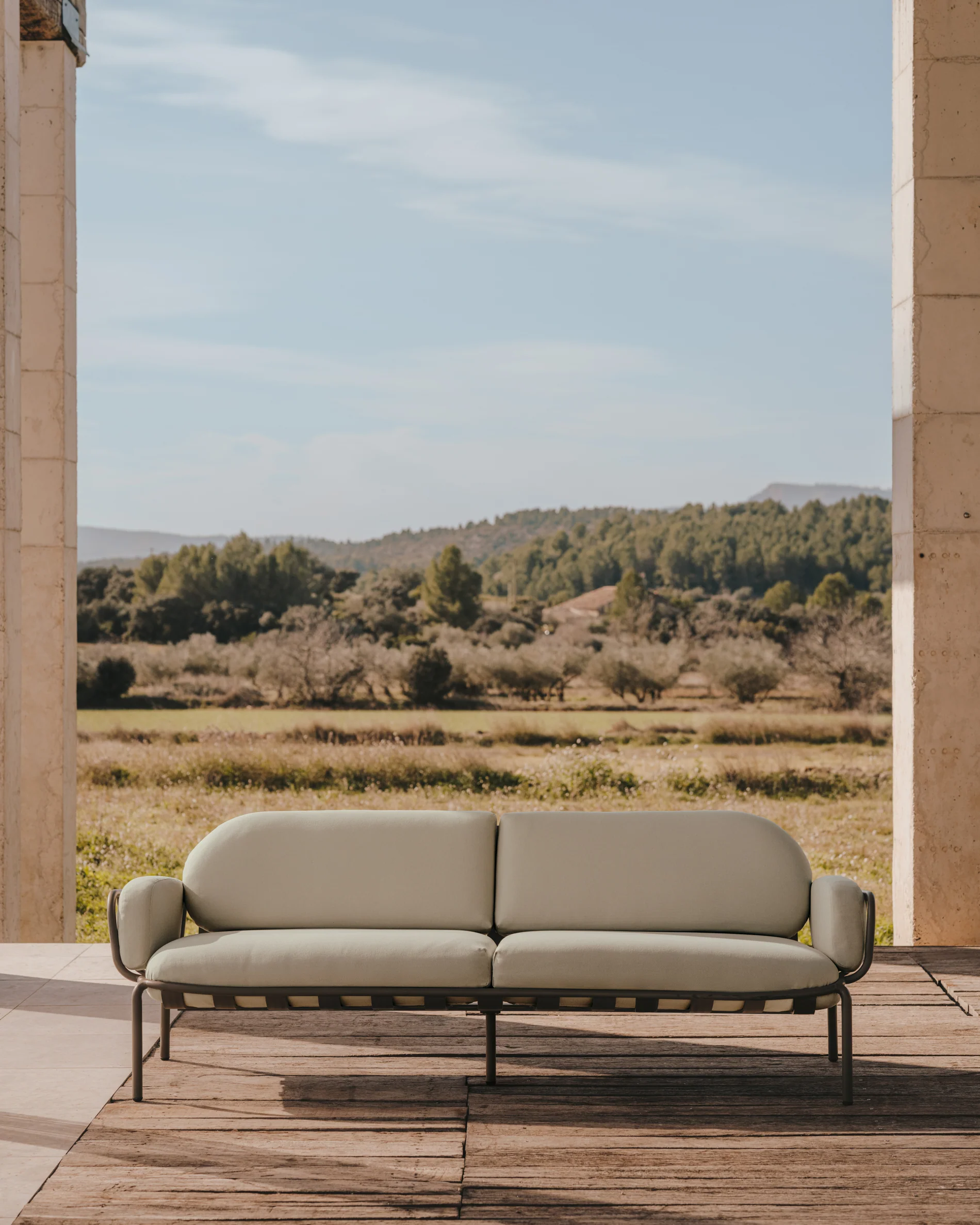 Joncols outdoor aluminium 3 seater sofa with powder coated green finish, 225 cm