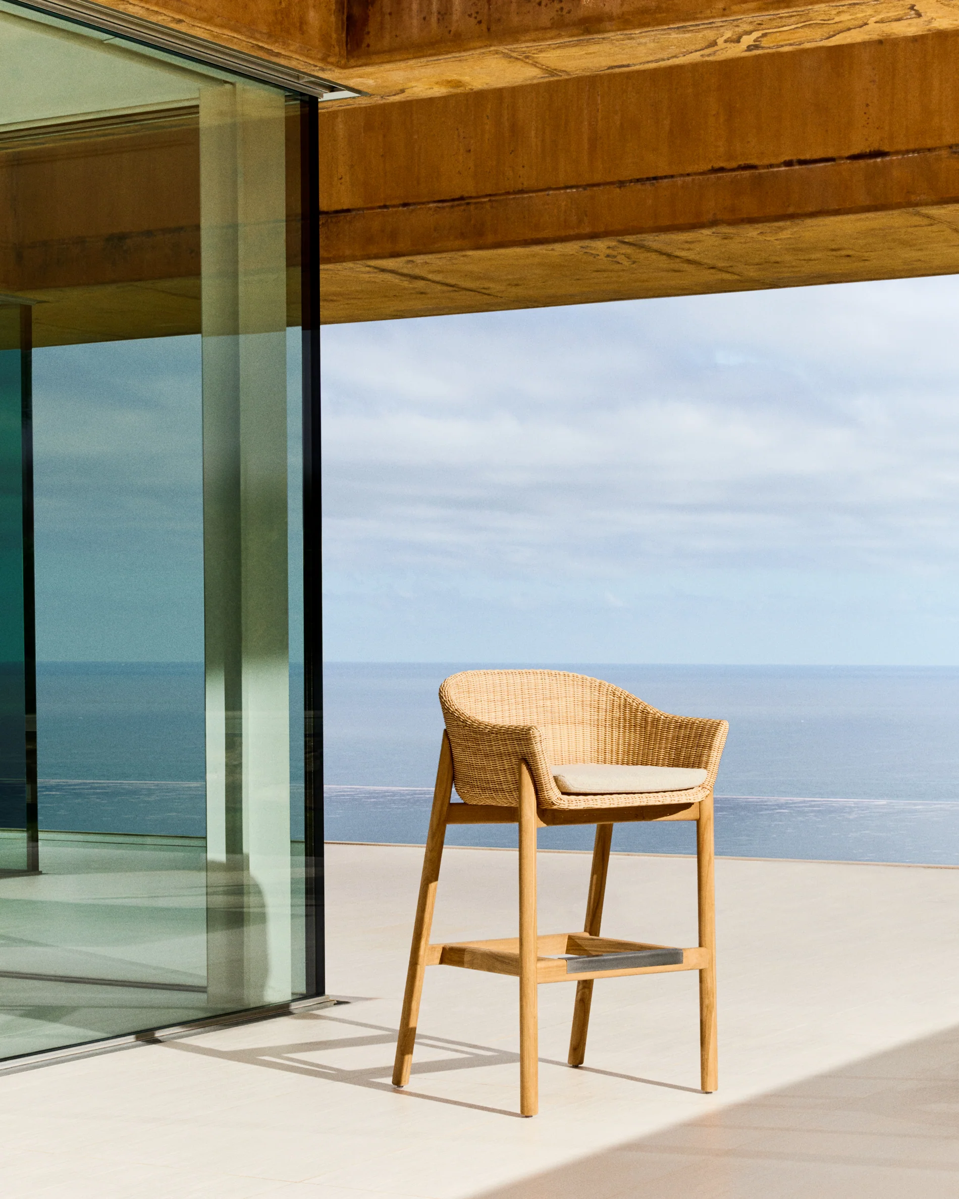 Galea stool in FSC 100% solid teak wood and synthetic rattan 75cm