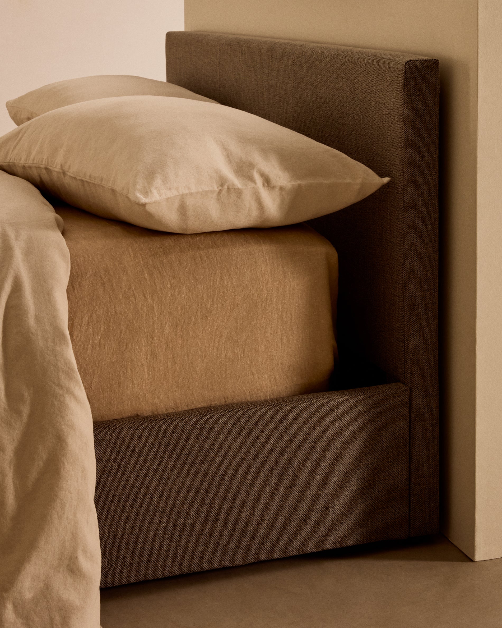 Nahiri grey lift-up storage bed for a 90 x 200 cm mattress