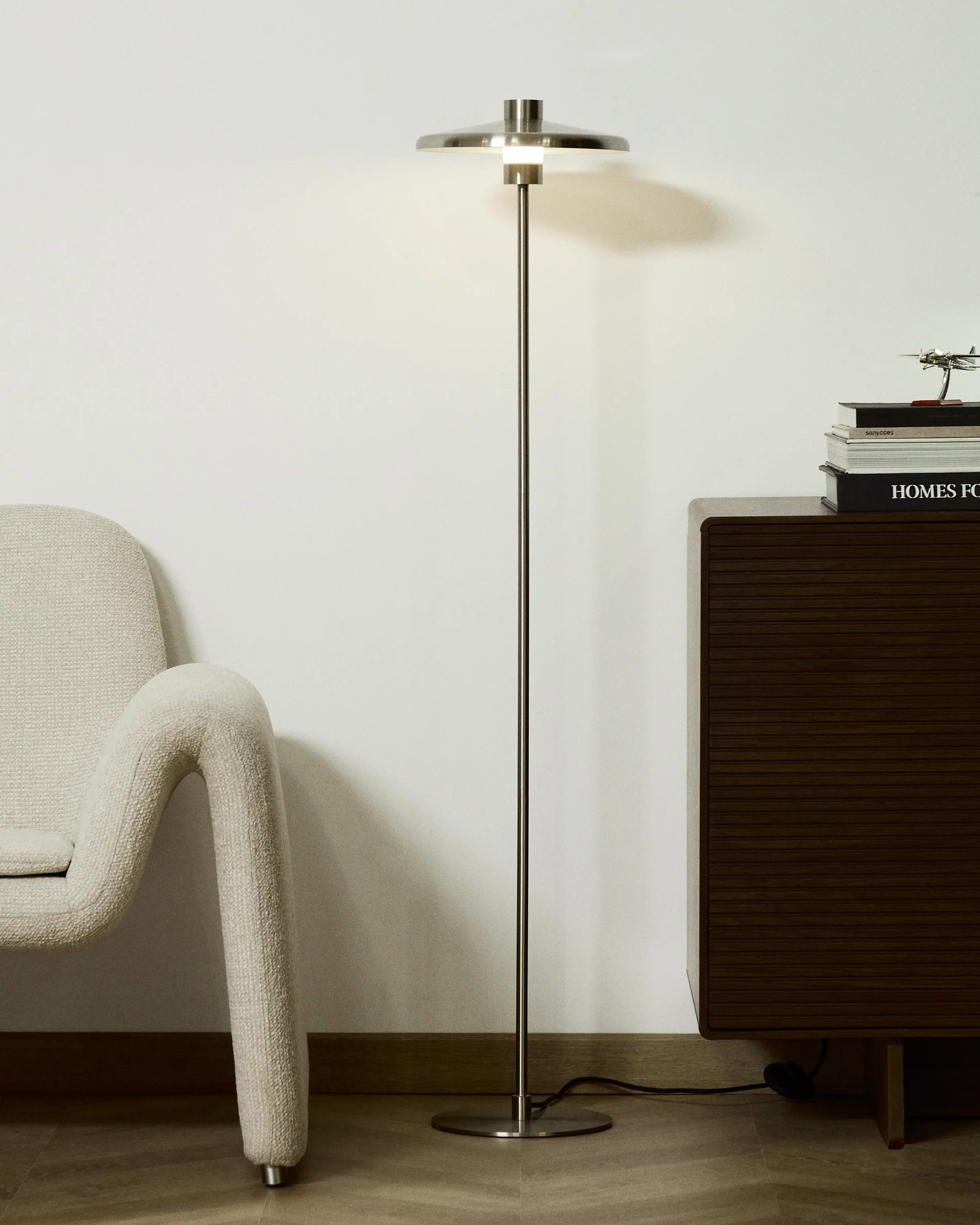 Nuvira floor lamp in light grey brushed metal