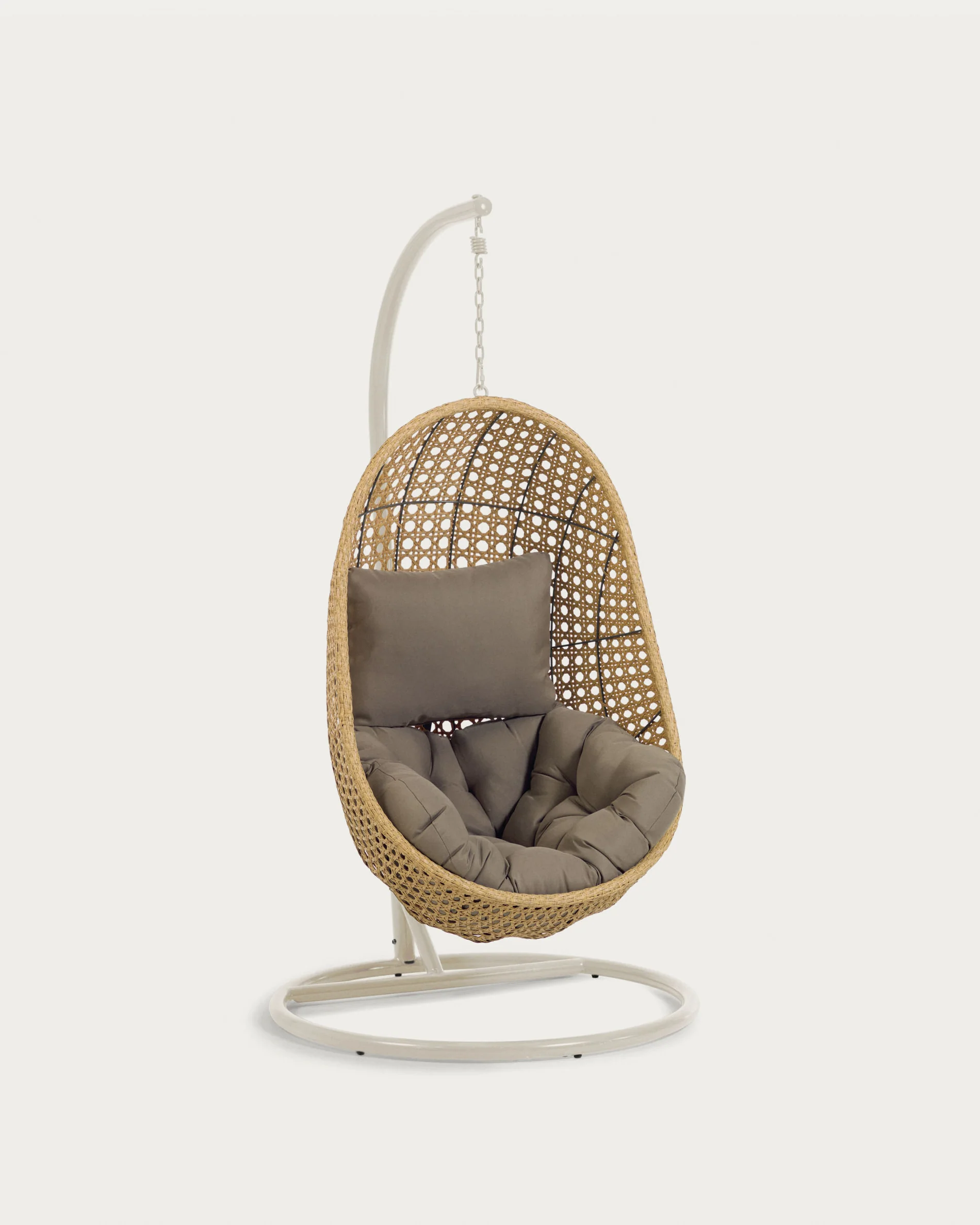 Cira light grey hanging armchair with natural finish