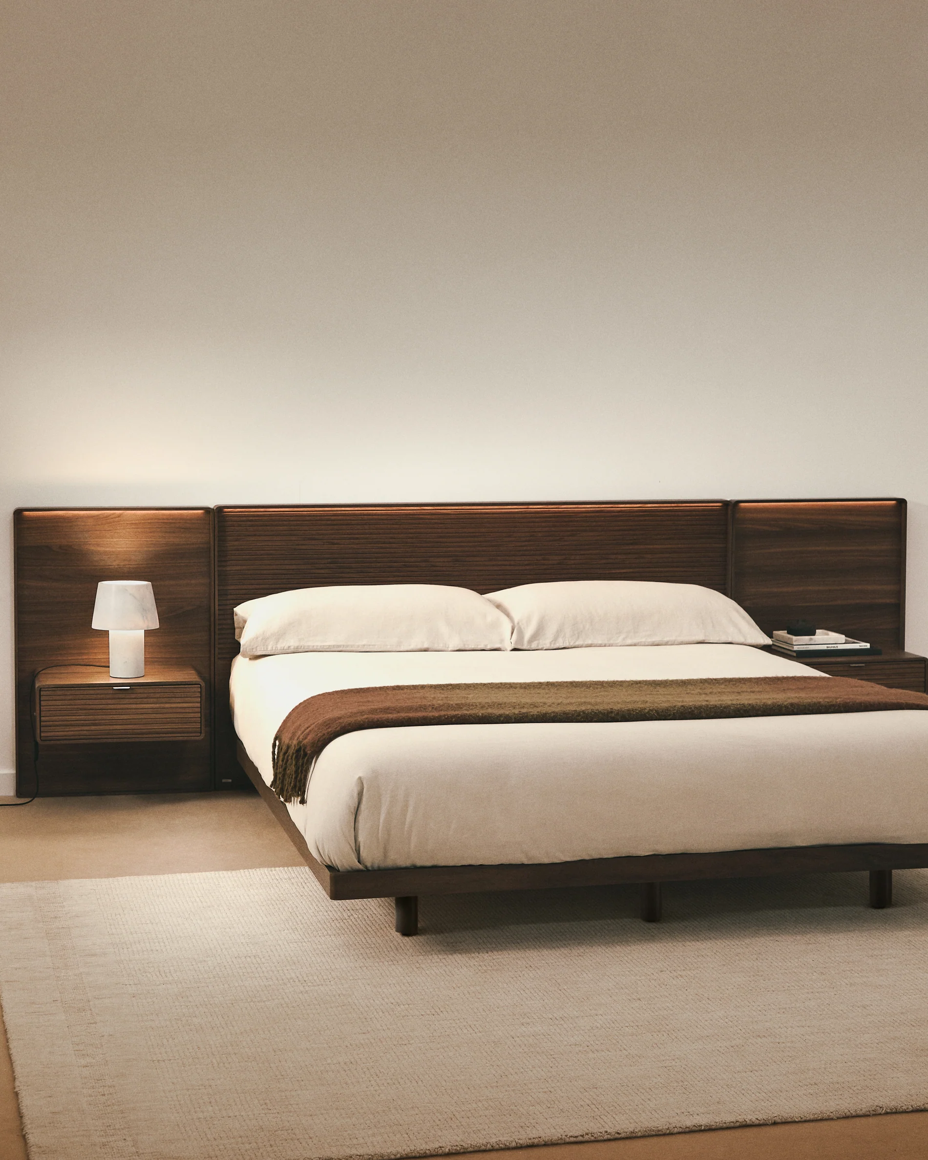 Norlen bed with 2 bedside tables in walnut veneer with dark finish and LED light for 180 x 200 cm mattress FSC Mix Credit