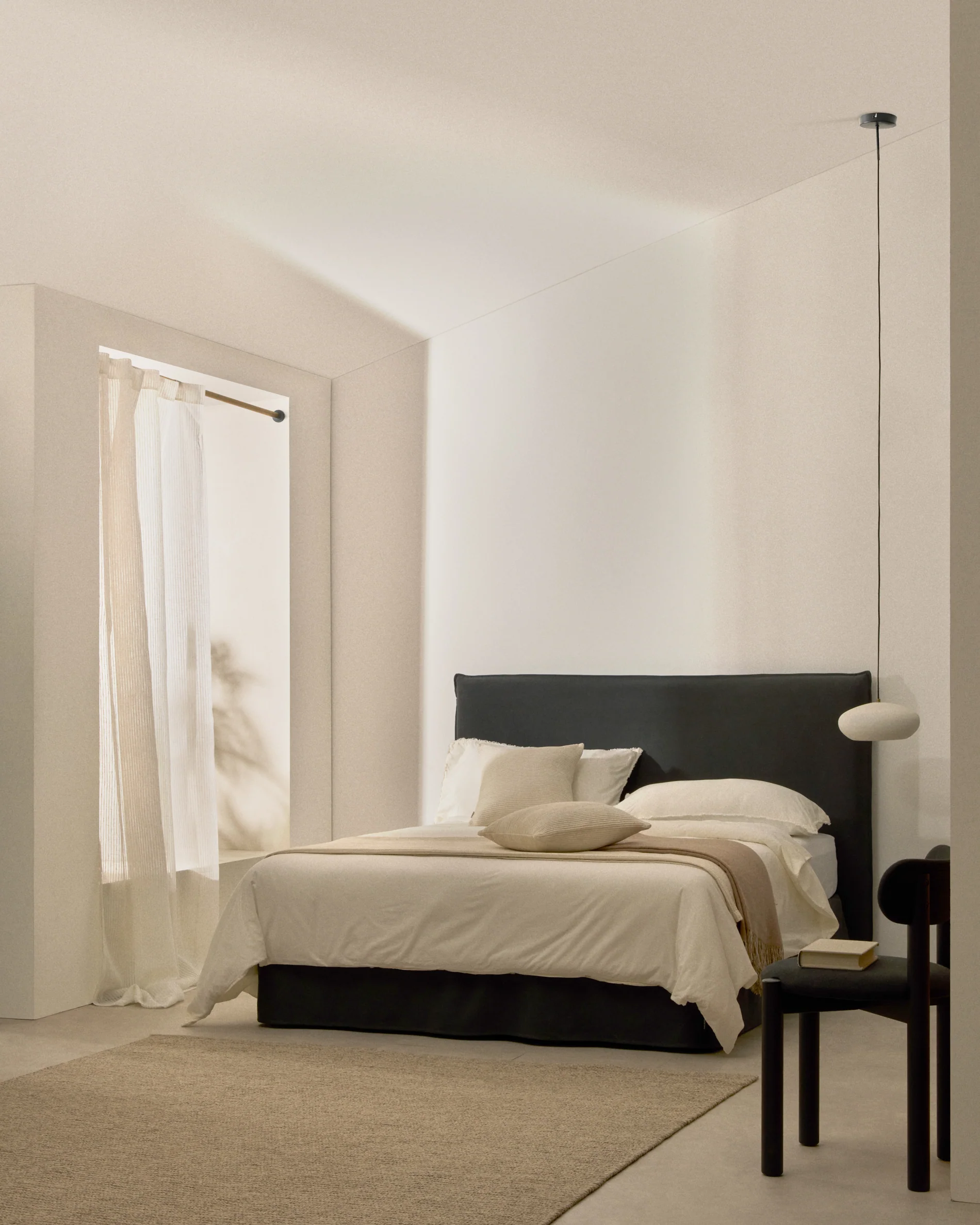 Anthracite grey linen and cotton Jaira bed base cover for a 150 x 190 cm mattress