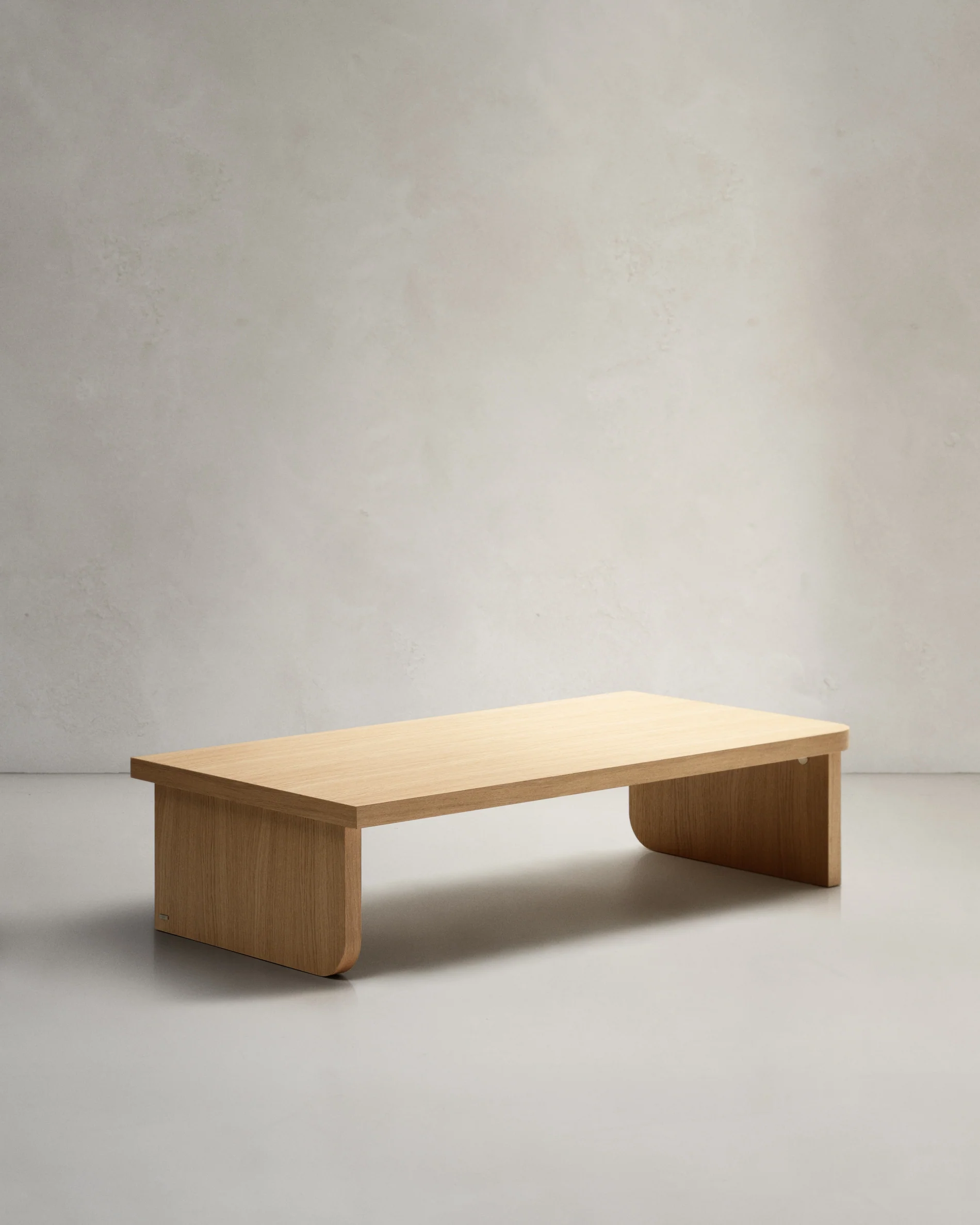 Oaq coffee table in oak wood veneer with natural finish, 140 x 75 cm FSC Mix Credit